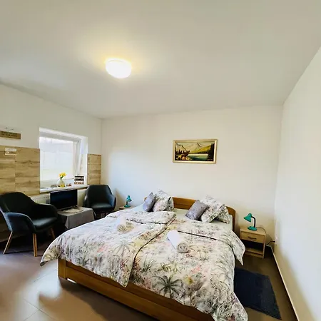 Apartment Emilia *