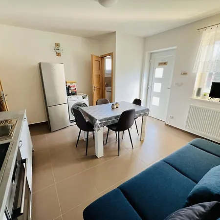 Apartment Emilia *